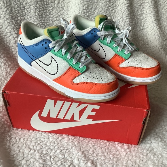 Nike dunks used size 6 grade school